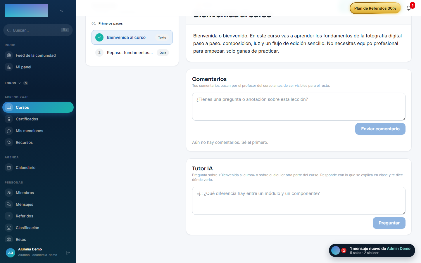 El panel del tutor bajo la lección: pregunta, respuesta y citas