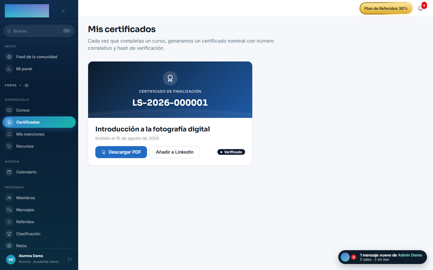 «Mis certificados» del alumno con descarga y botón de LinkedIn