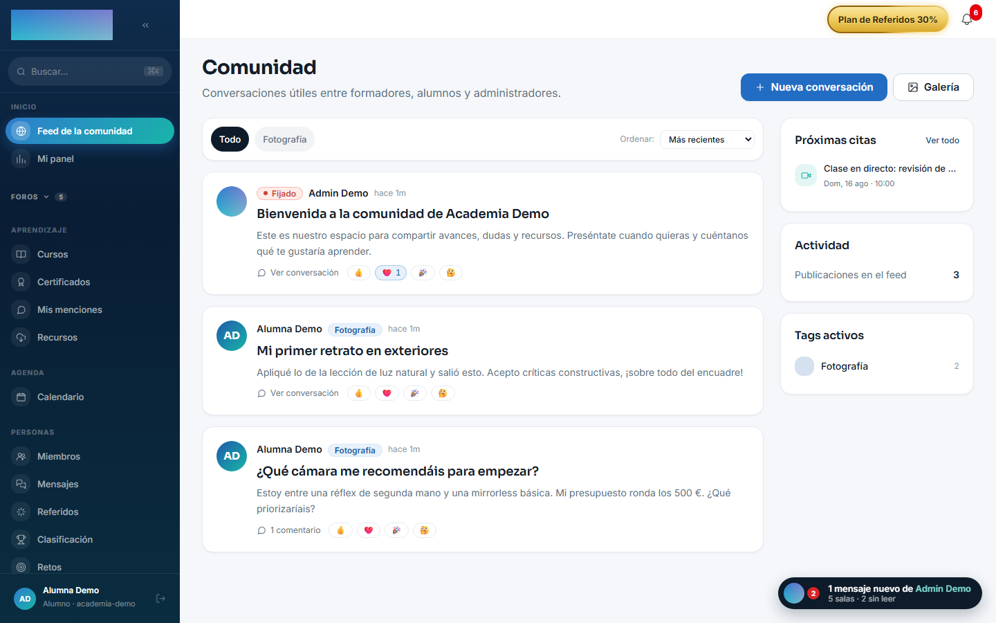 El feed de la comunidad: posts con tags, reacciones y los espacios en el sidebar