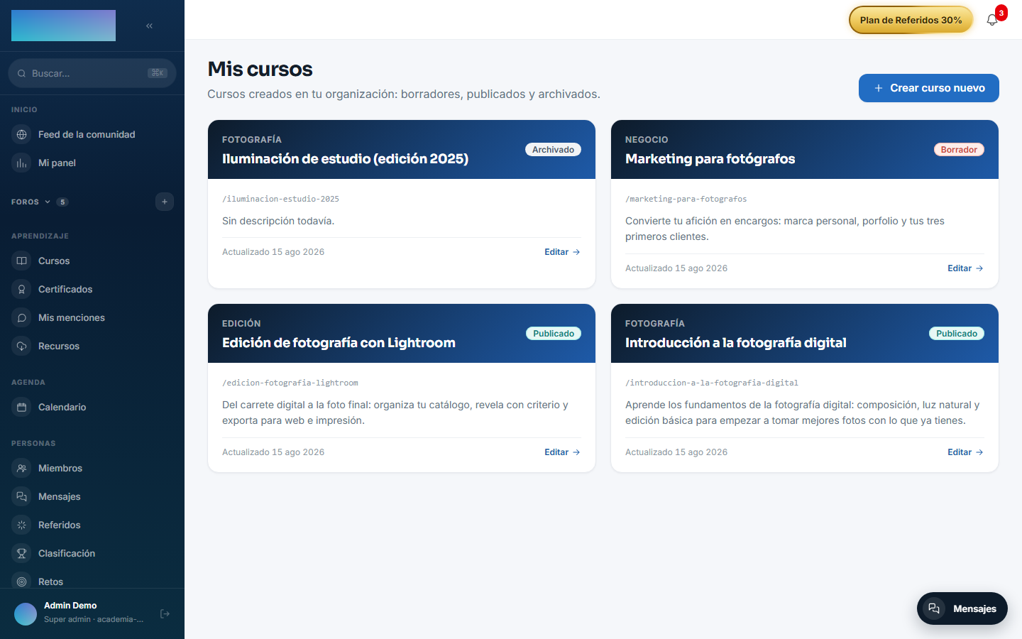 Listado «Mis cursos» del formador con cursos en borrador, publicados y archivados