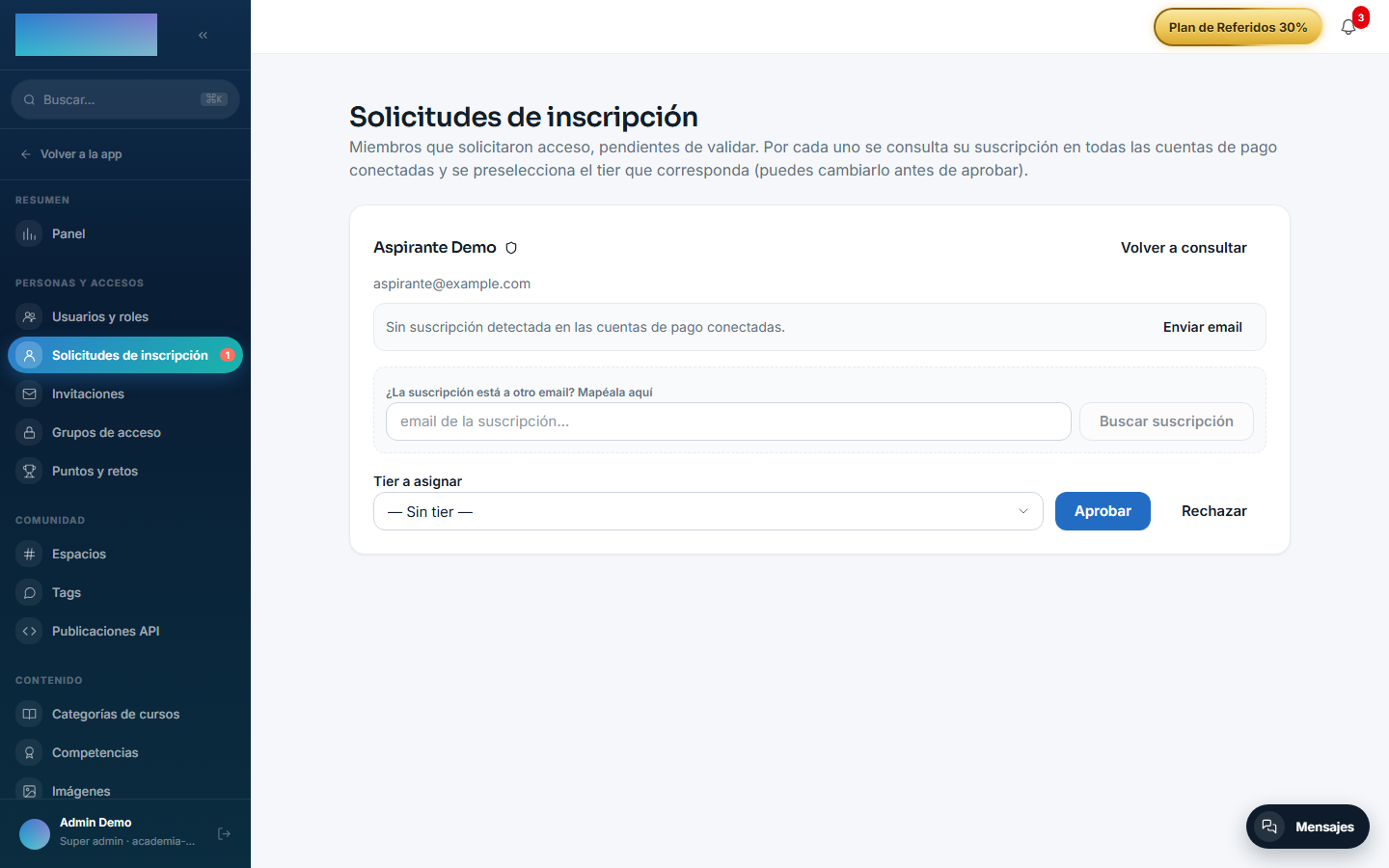 Panel de solicitudes: lookup de suscripción, tier preseleccionado y decisión
