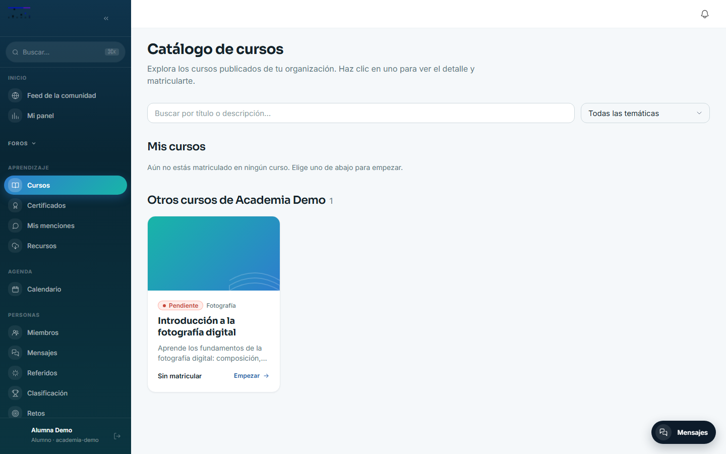 Catálogo interno /cursos, con sesión iniciada